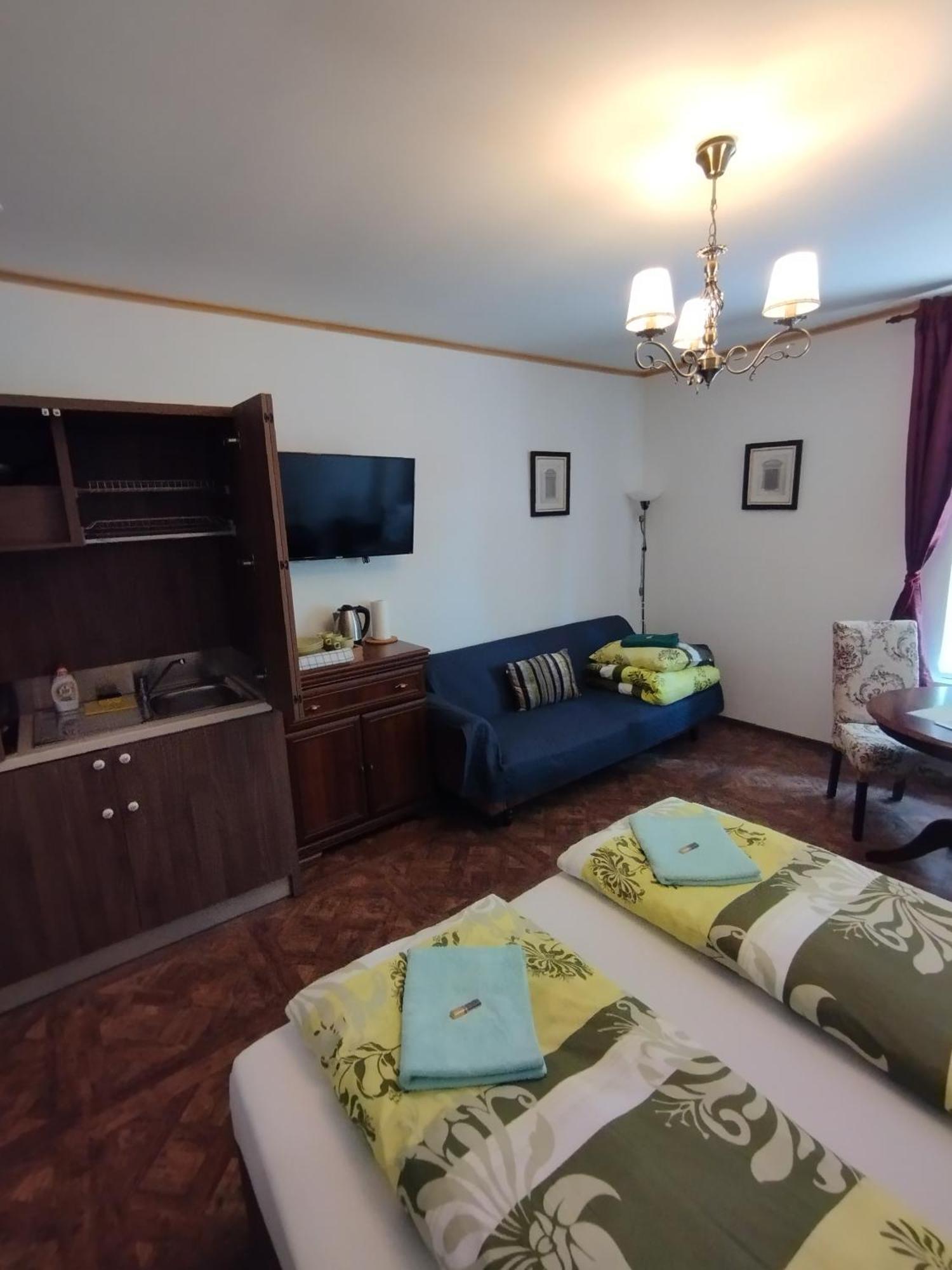 Hotel Bynovecky Zamecek Extérieur photo