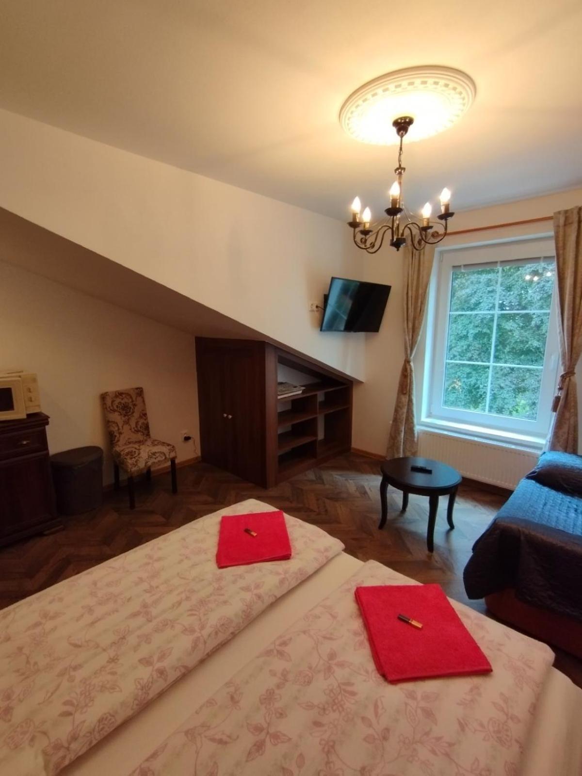 Hotel Bynovecky Zamecek Extérieur photo