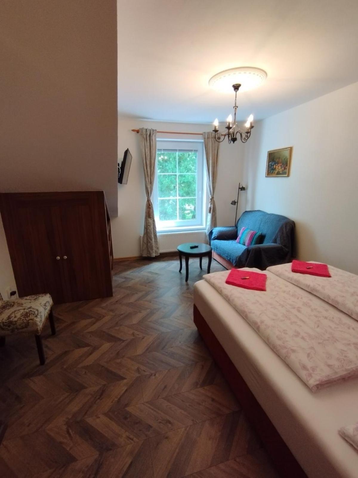 Hotel Bynovecky Zamecek Extérieur photo