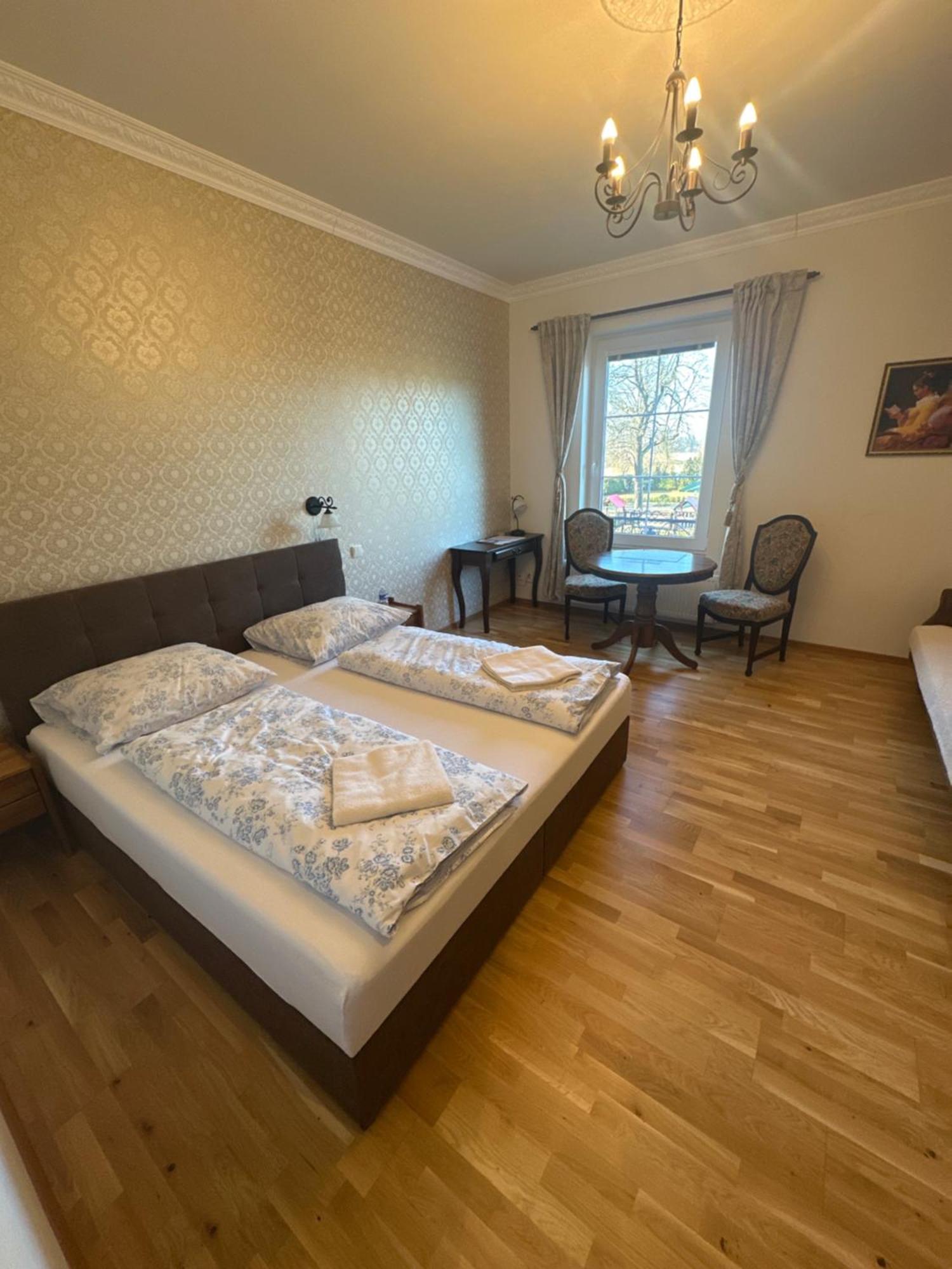Hotel Bynovecky Zamecek Extérieur photo