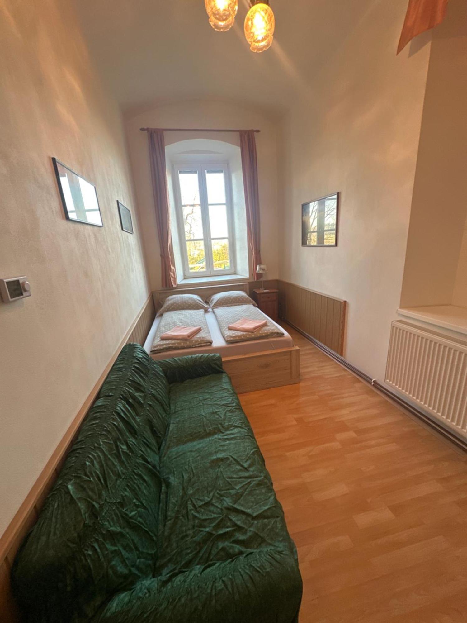 Hotel Bynovecky Zamecek Extérieur photo