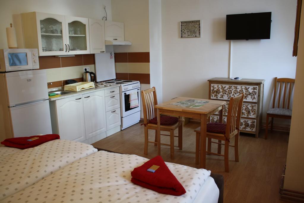 Hotel Bynovecky Zamecek Extérieur photo